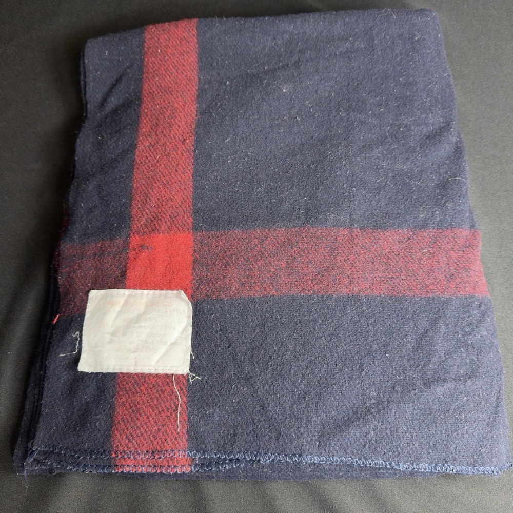Vintage MIL-SPEC Plus Wool Blanket Vintage Style 60x80 Approx Navy & Red